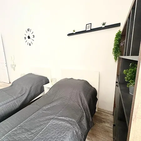 R78