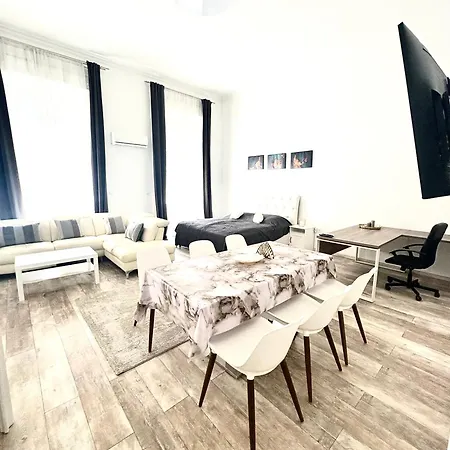 R78 Апартаменты